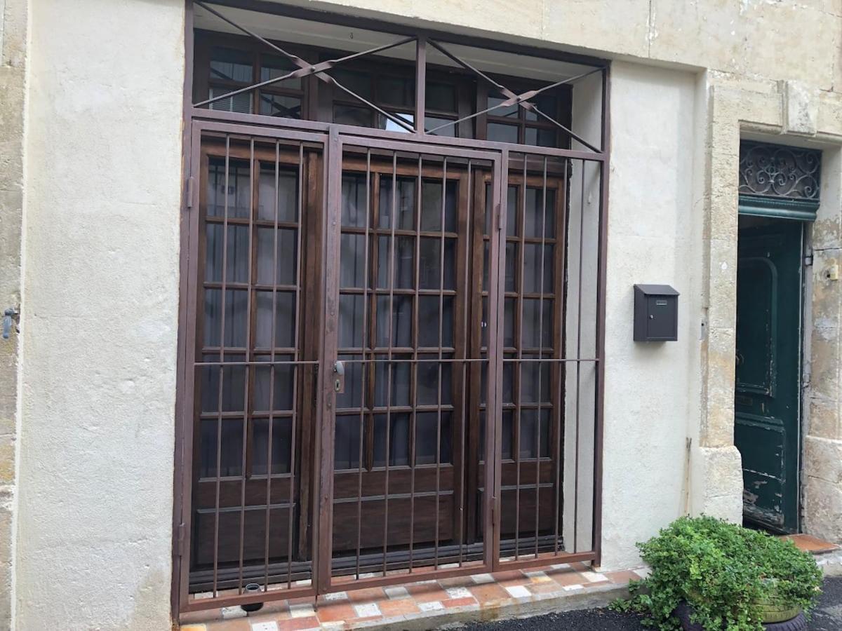 Апартаменти Arles Fourques Studio Equipe Екстер'єр фото